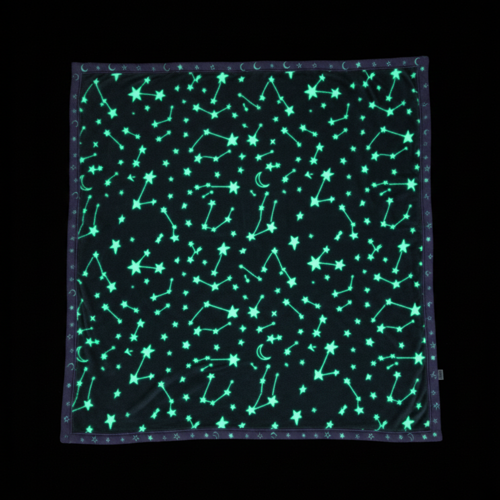 Grey Star Glow Blanket – Flat Lay Glow